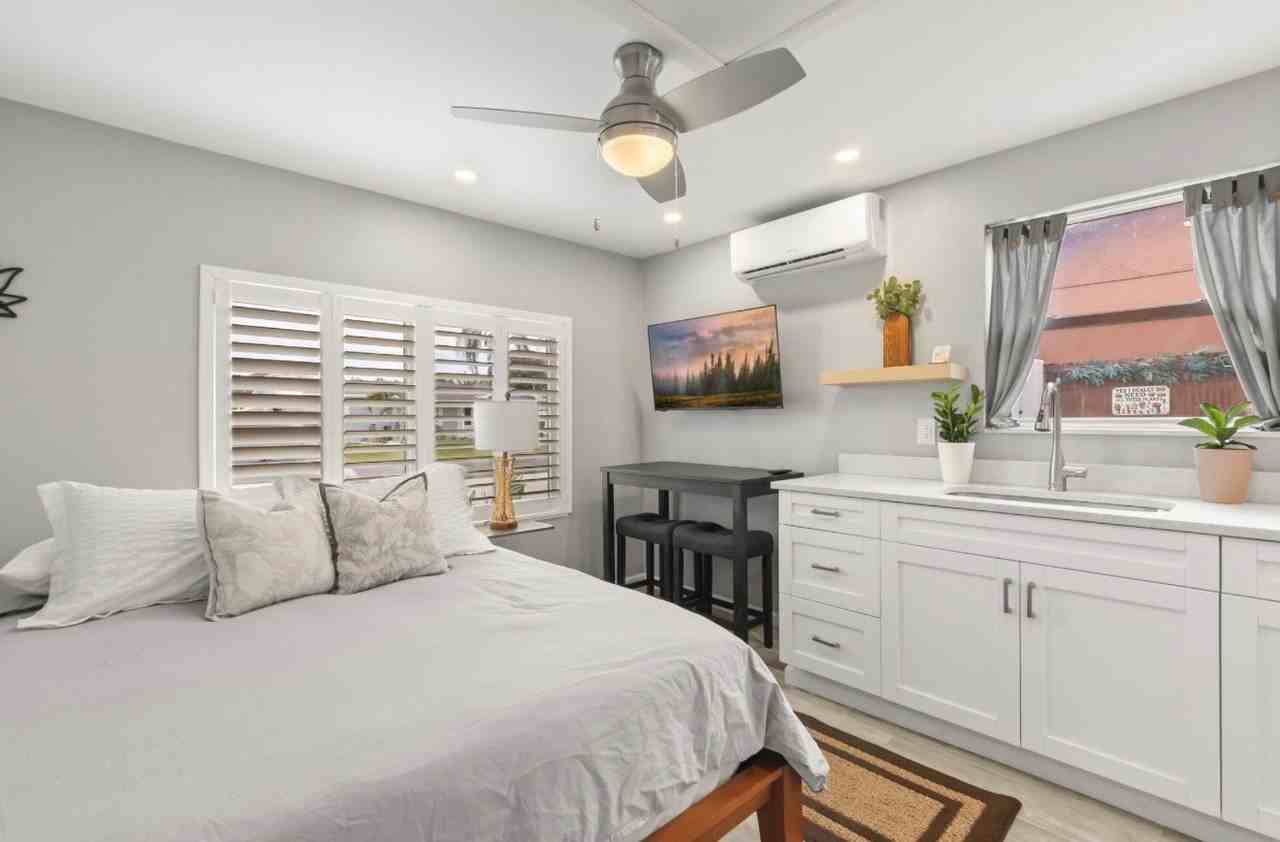 6027 43rd Ter N - Photo 5 of 17