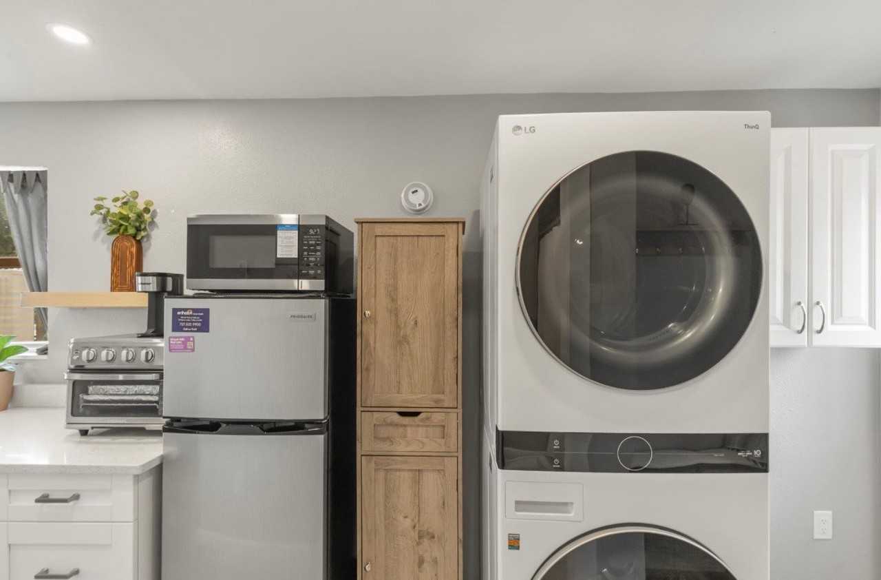 6027 43rd Ter N - Photo 7 of 17