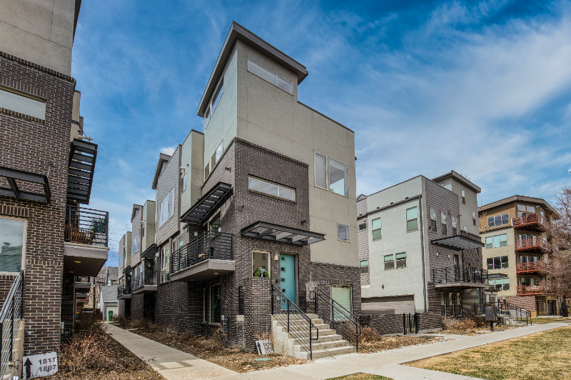 1817 Gaylord St - Photo 2 of 20