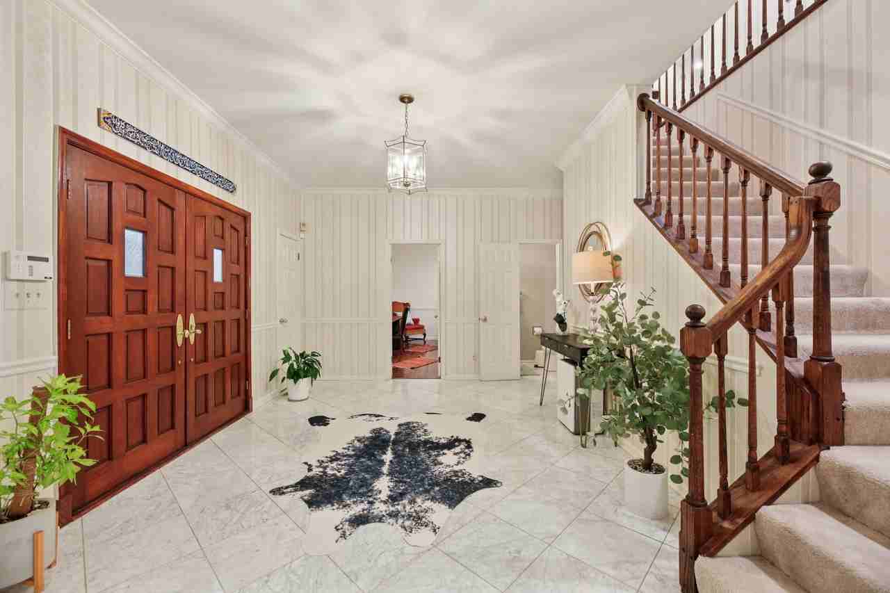 7700 Warfield Rd - Photo 4 of 50
