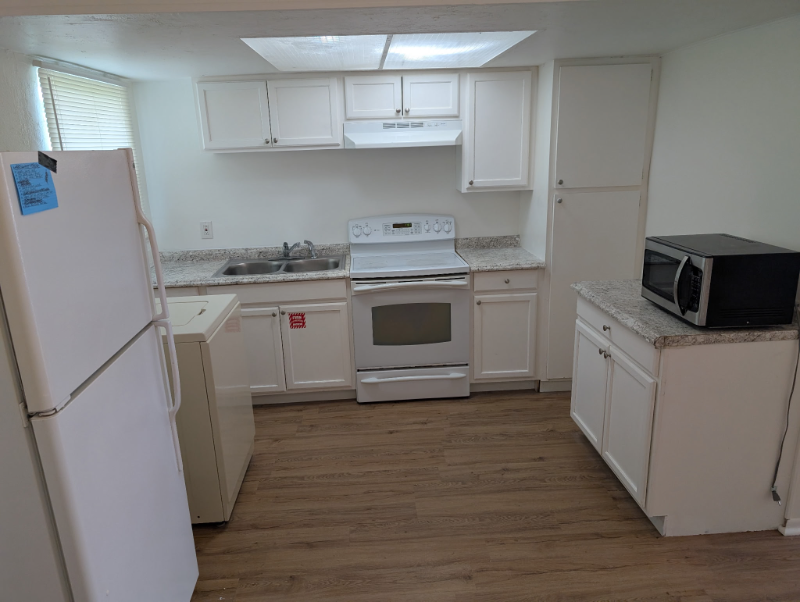 3217 Jeffcott St #1 - Photo 5 of 10