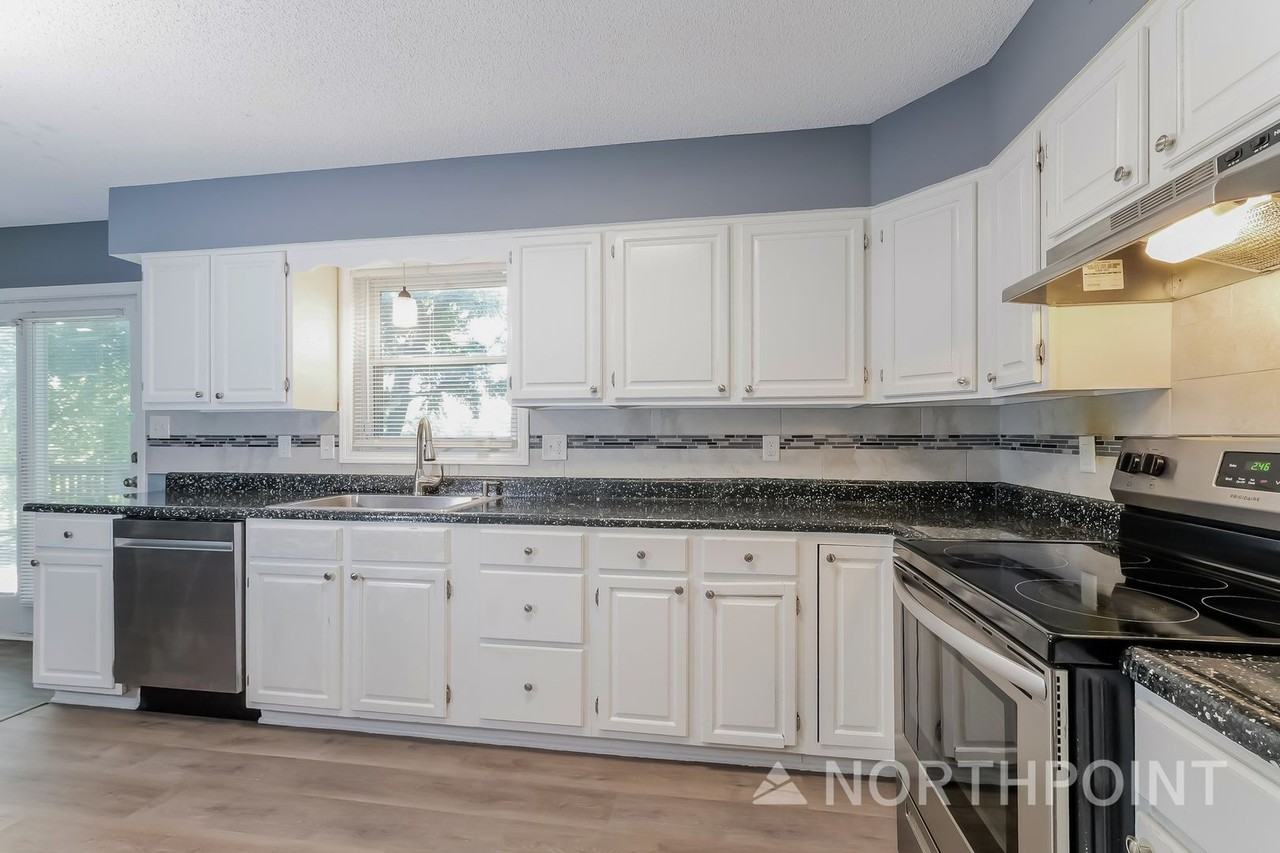 3509 E 114th Ter - Photo 5 of 16