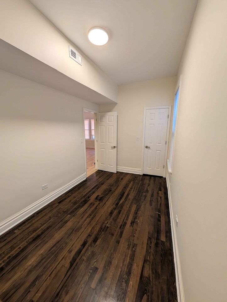 2302 N Hamlin Ave #2 - Photo 5 of 12