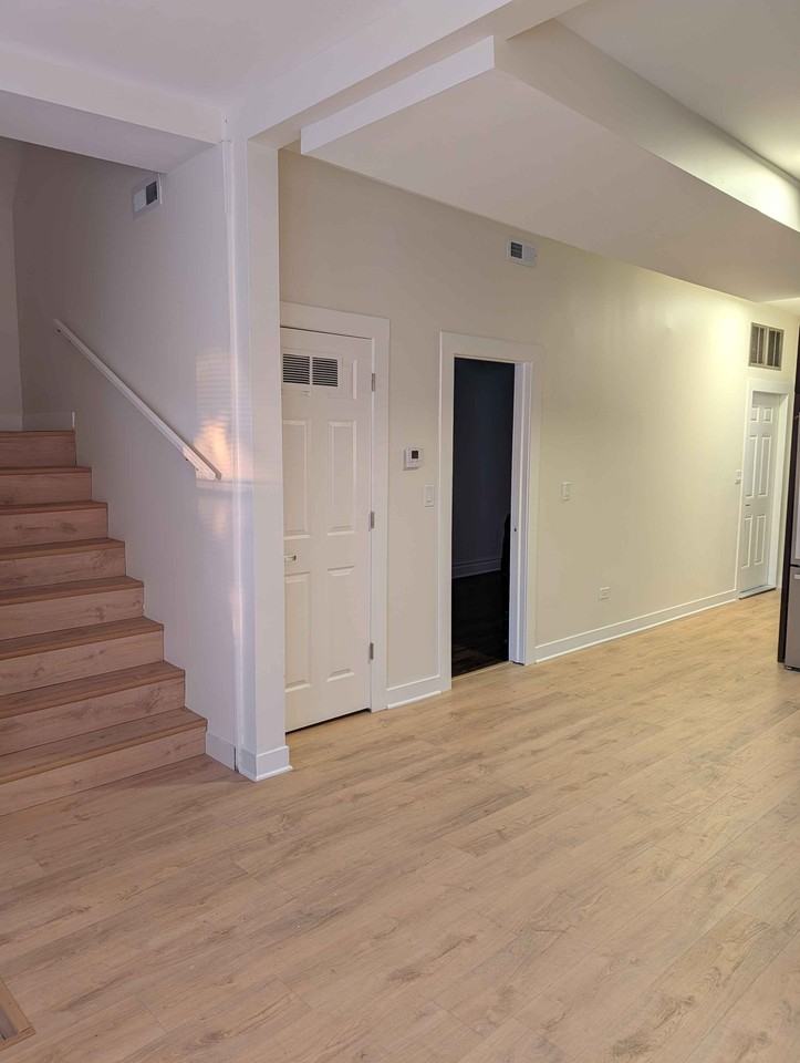 2302 N Hamlin Ave #2 - Photo 3 of 12