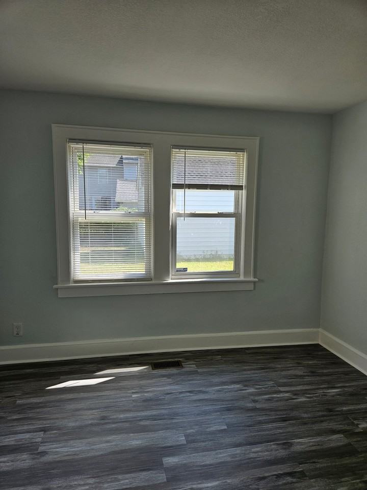 133 W Ocean Ave #1 - Photo 4 of 8
