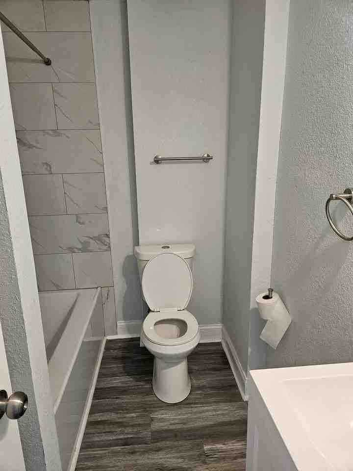 133 W Ocean Ave #1 - Photo 5 of 8
