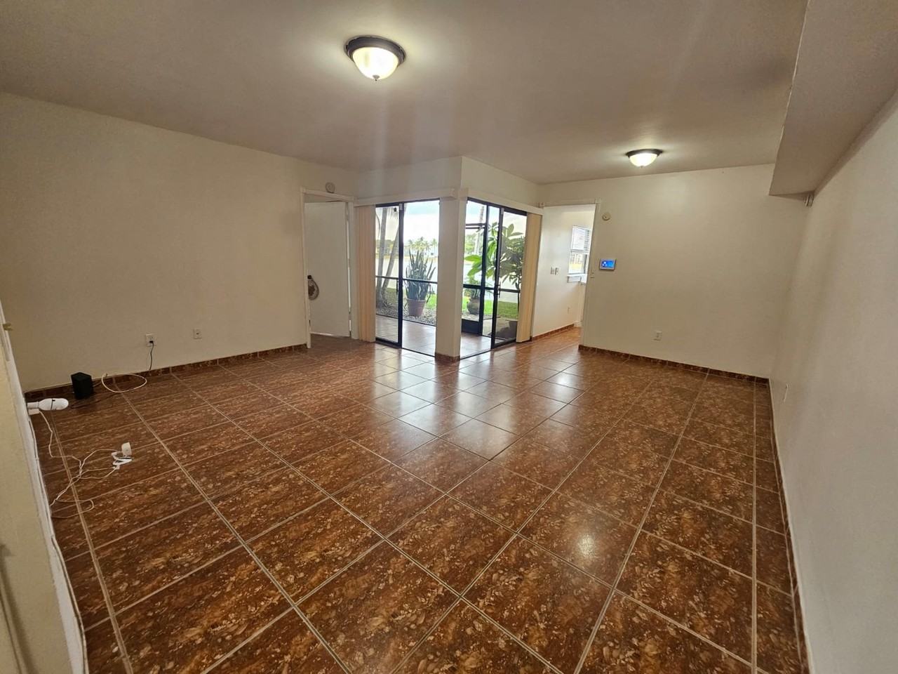 1041 Jefferson Dr #J - Photo 7 of 19