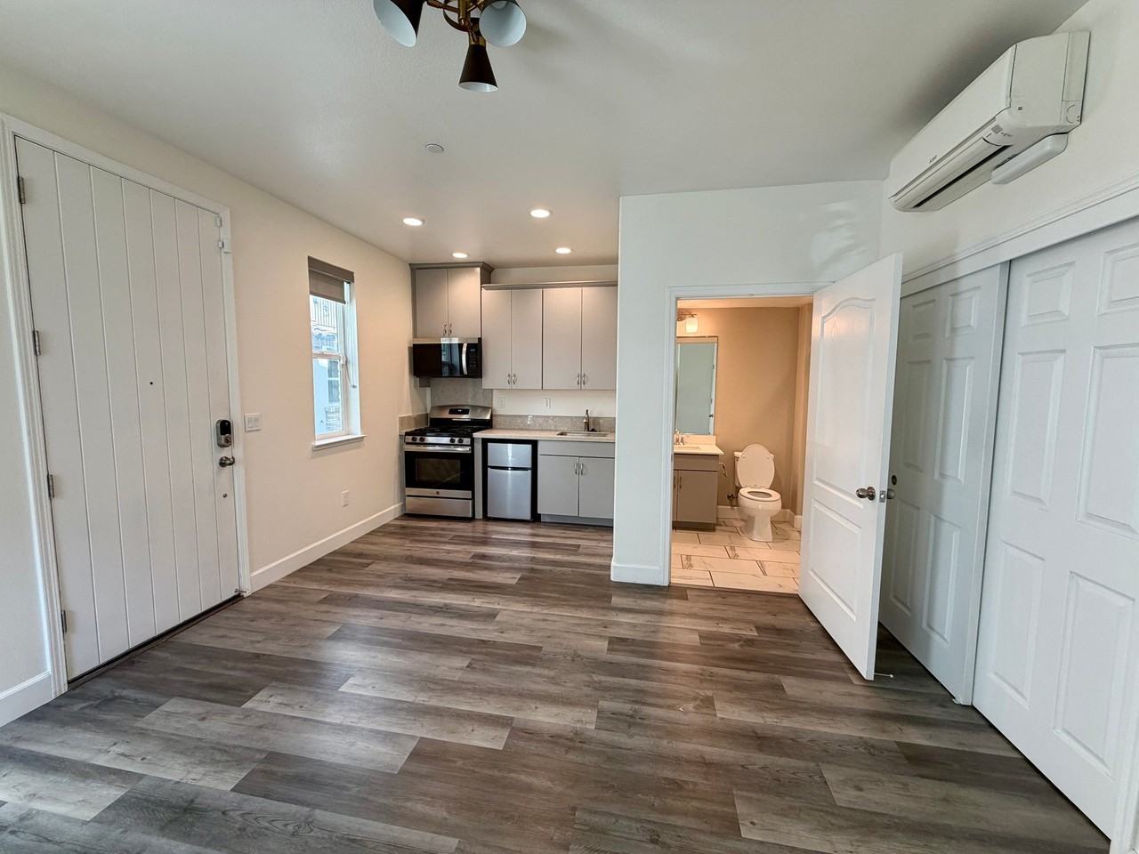 2733 Sorano Ct #7B - Photo 6 of 10