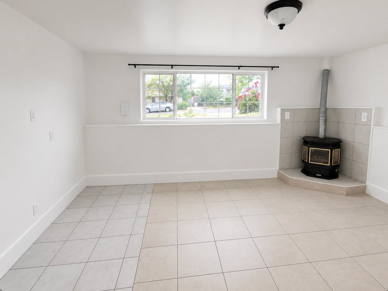 5242 S Hamlet Cir #B - Photo 3 of 6