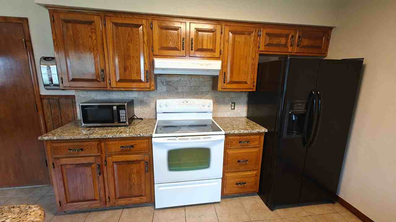 1738 Ridgeview Dr - Photo 7 of 18
