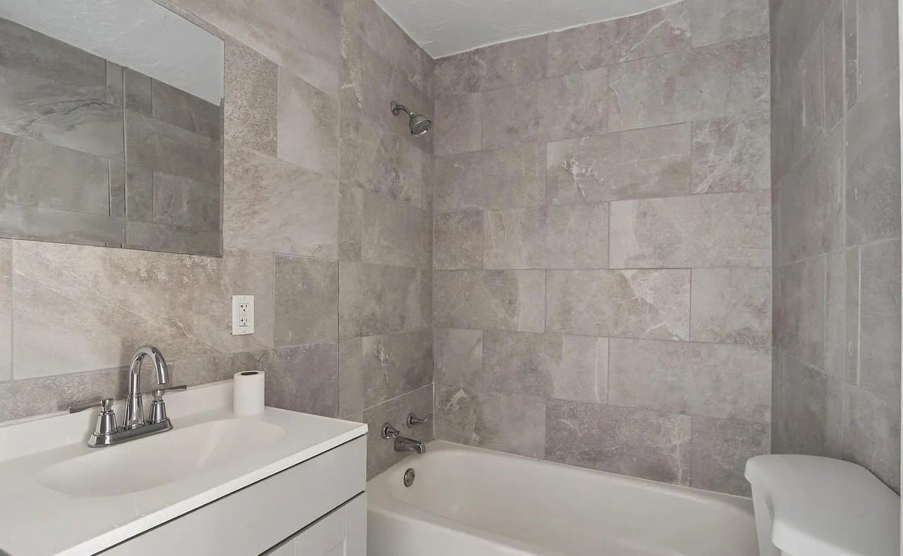 460 S Pershing Ave - Photo 2 of 11