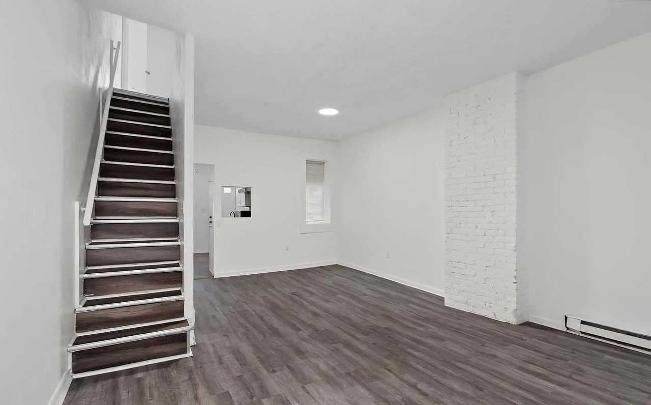 460 S Pershing Ave - Photo 3 of 11