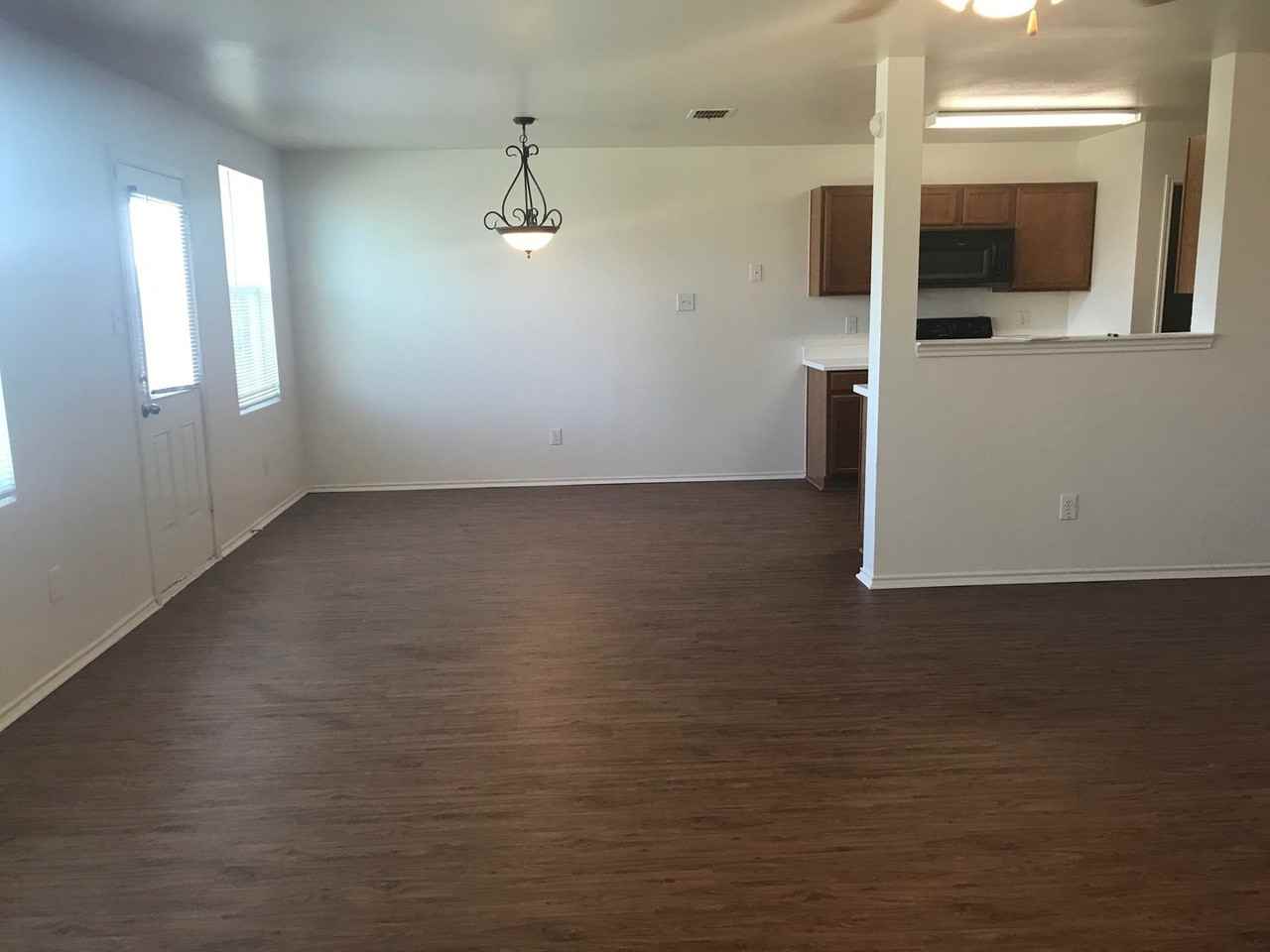 1045 Cavern Dr - Photo 7 of 24