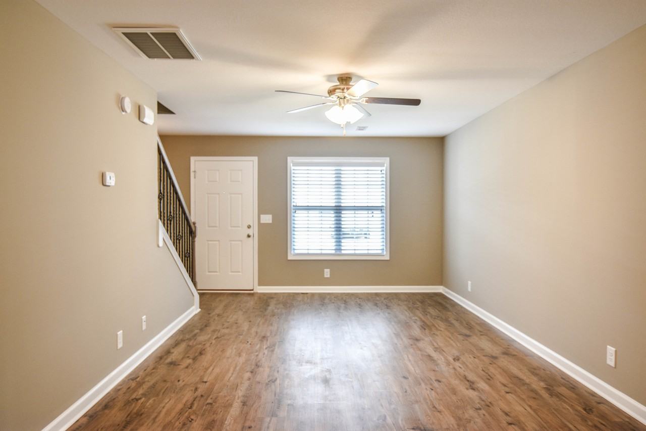 259 Alexander Blvd - Photo 2 of 15
