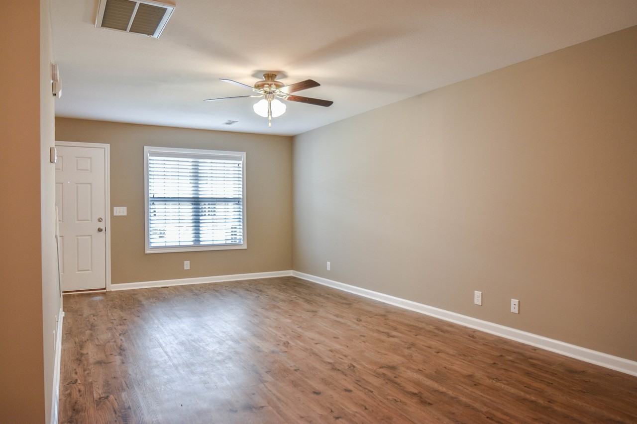 259 Alexander Blvd - Photo 3 of 15