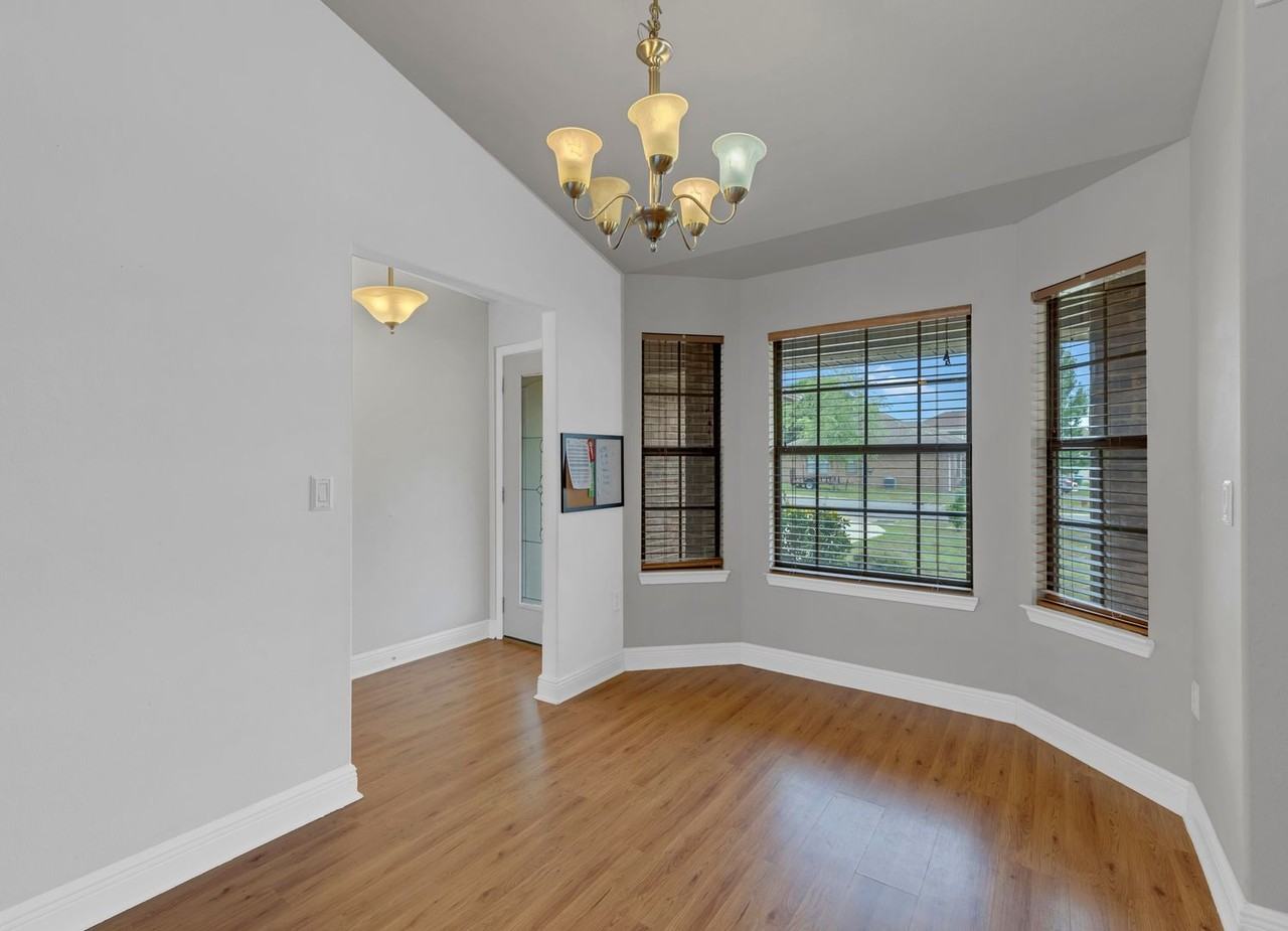 131 Bronze Cir - Photo 4 of 30