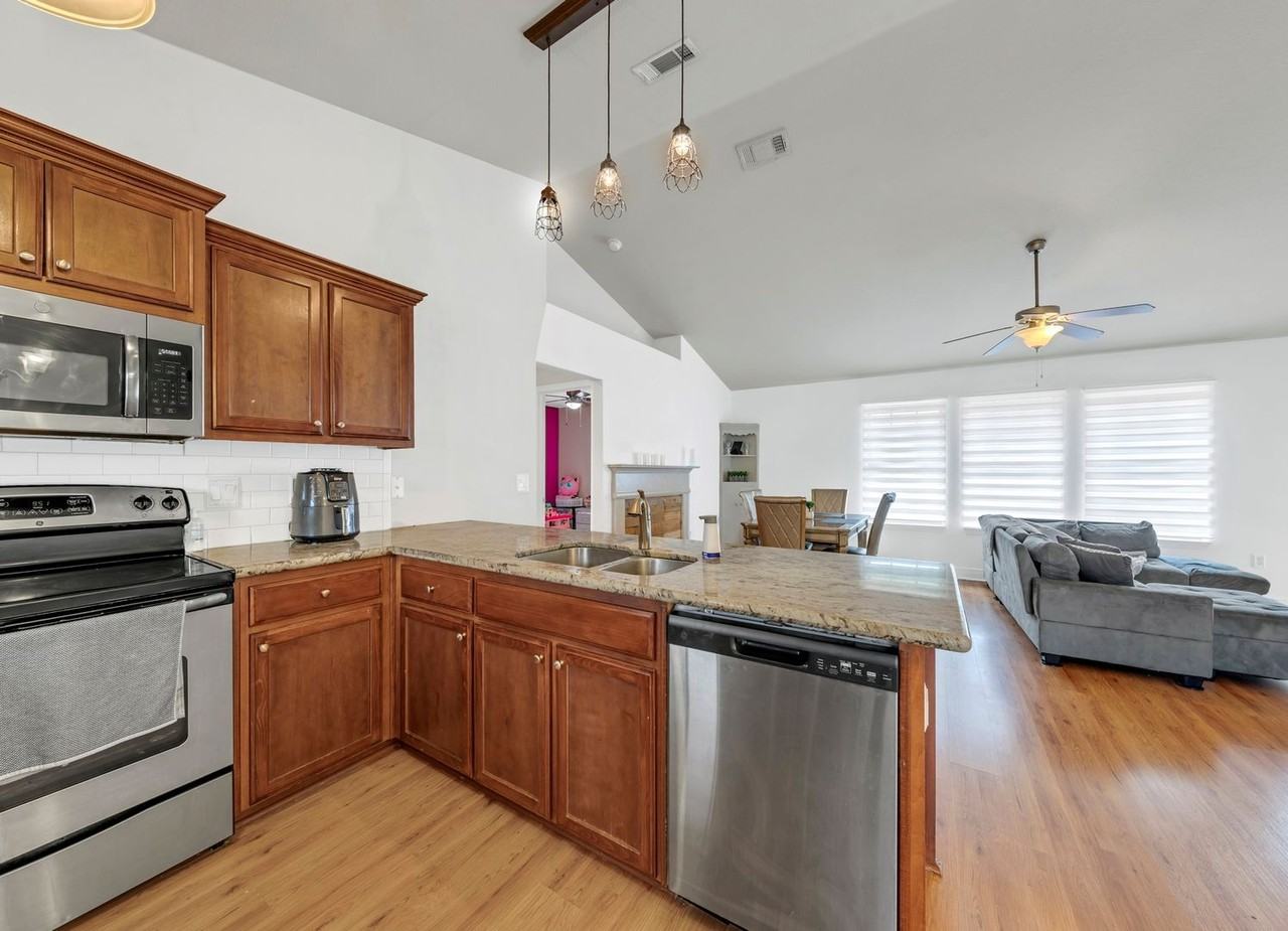 131 Bronze Cir - Photo 7 of 30