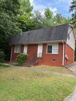 featured image of 1900 Lyle Dr
