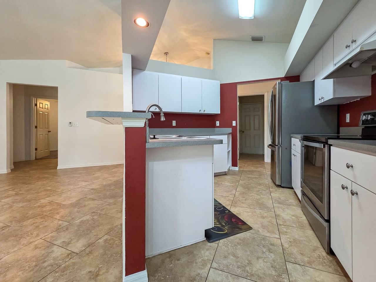 4437 Nw 34th Ter - Photo 6 of 24
