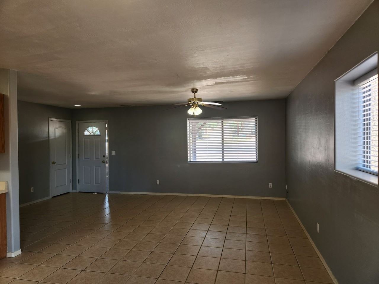 601 W Frontier St - Photo 4 of 19