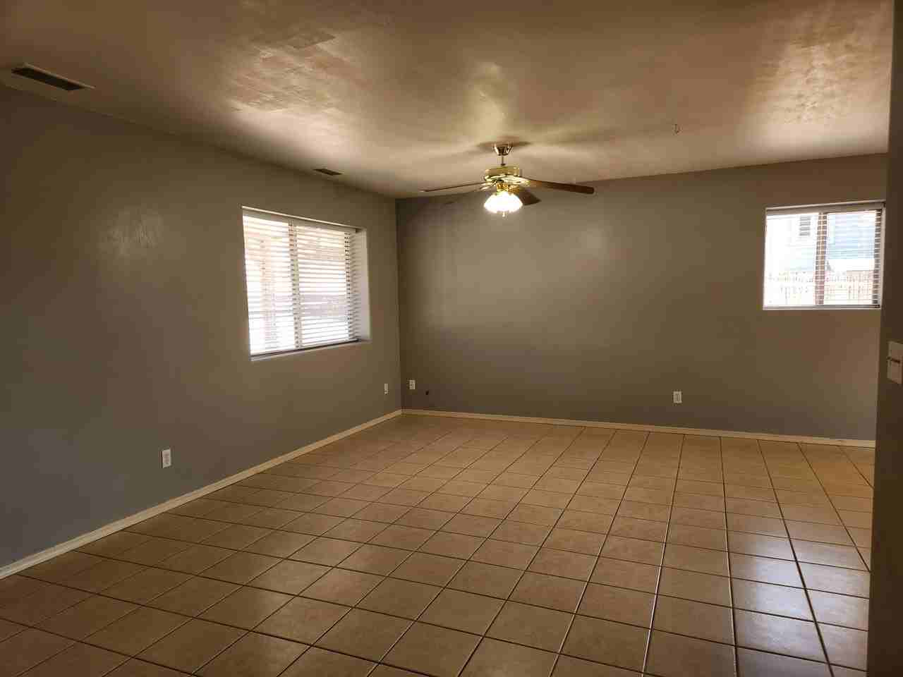 601 W Frontier St - Photo 5 of 19
