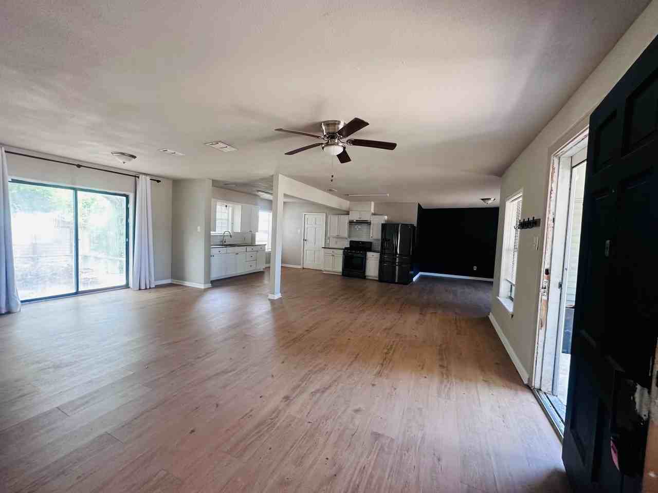 1325 Tyler Ave - Photo 2 of 15