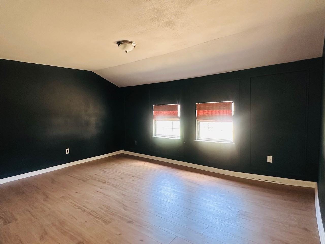 1325 Tyler Ave - Photo 7 of 15