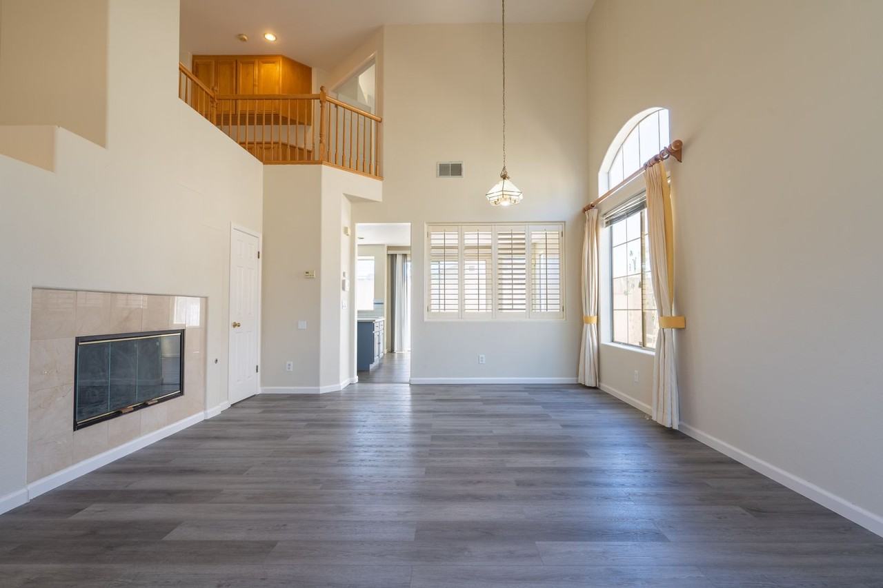 1109 Camellia Ct - Photo 2 of 49