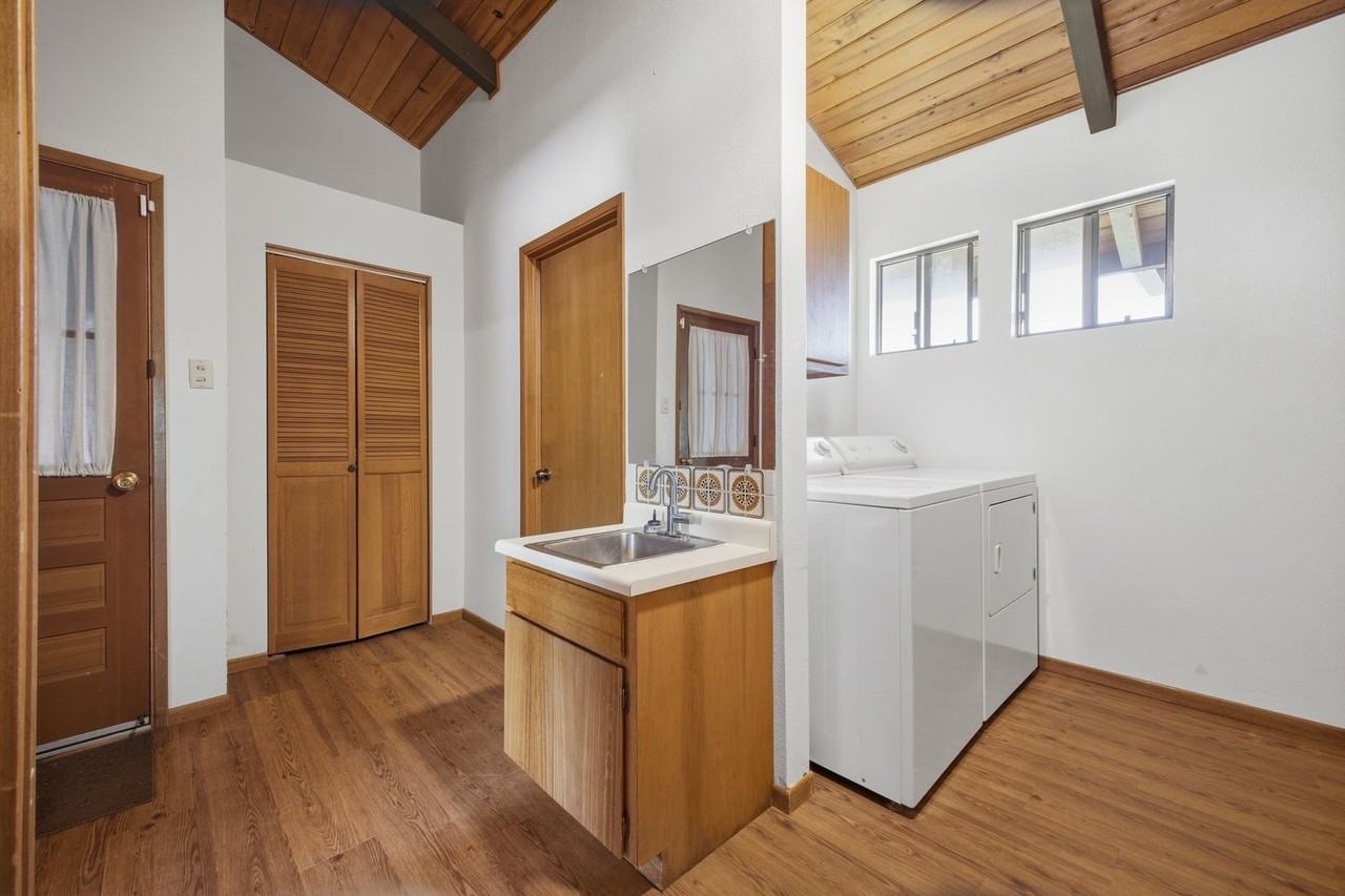 1015 Piiholo Rd - Photo 5 of 23