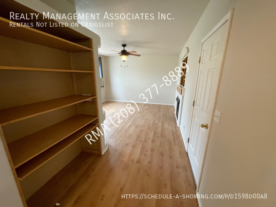 623 E Woodbury Dr - Photo 5 of 15