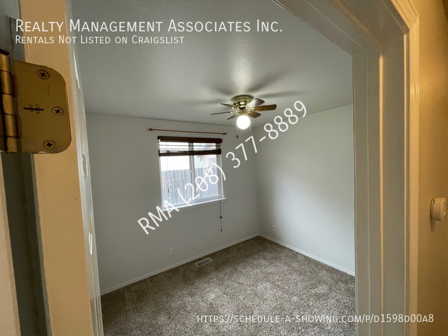 623 E Woodbury Dr - Photo 6 of 15