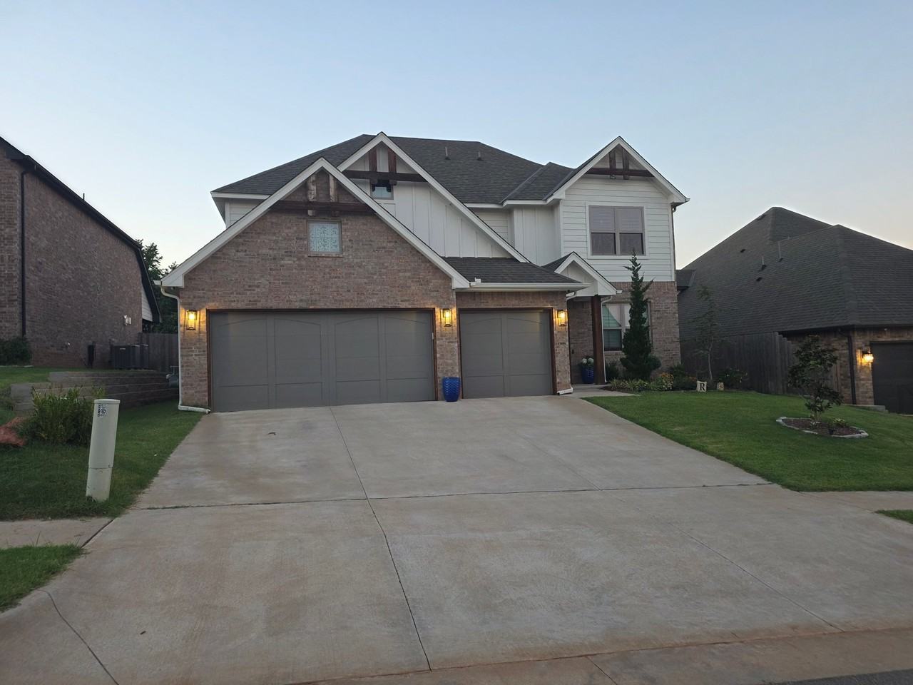 8201 Jenny Ln - Photo 2 of 4