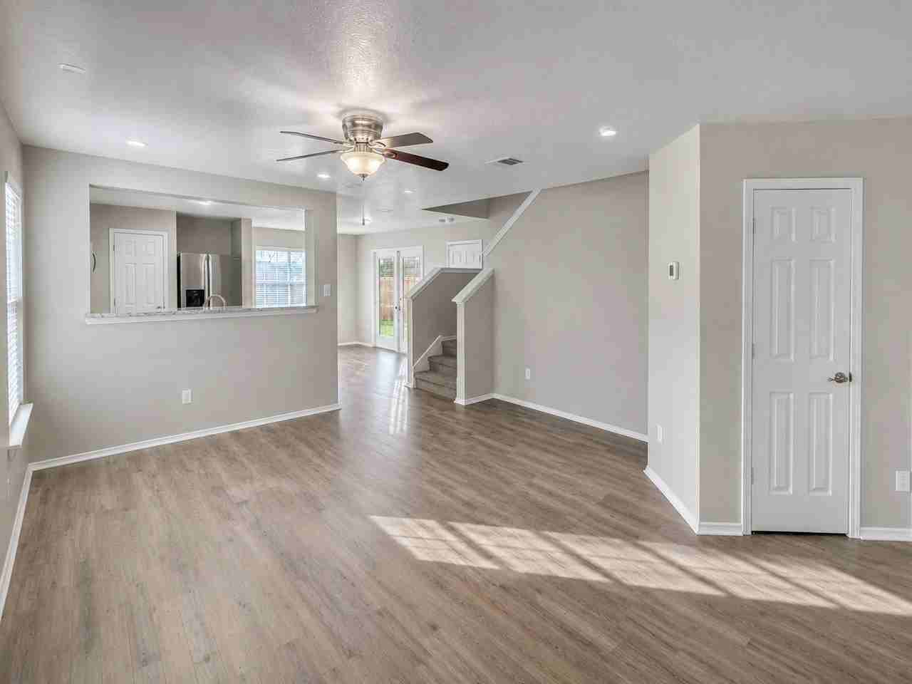 11055 Armor Arch - Photo 2 of 10