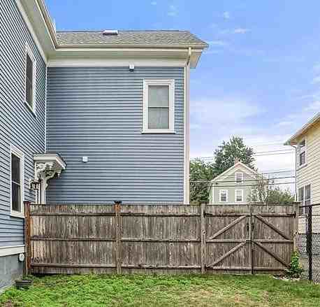 206 Winthtop St - Photo 4 of 14