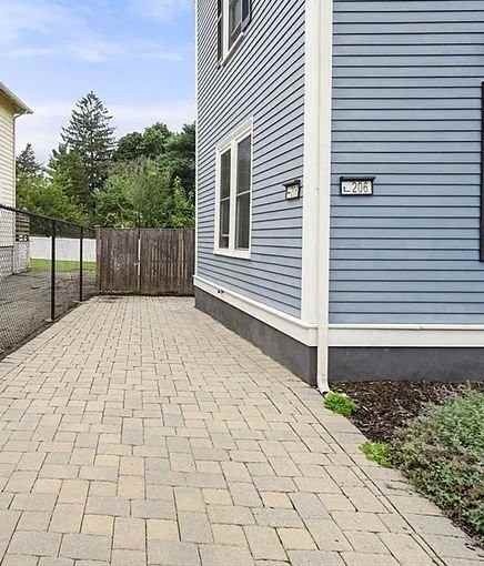 206 Winthtop St - Photo 5 of 14