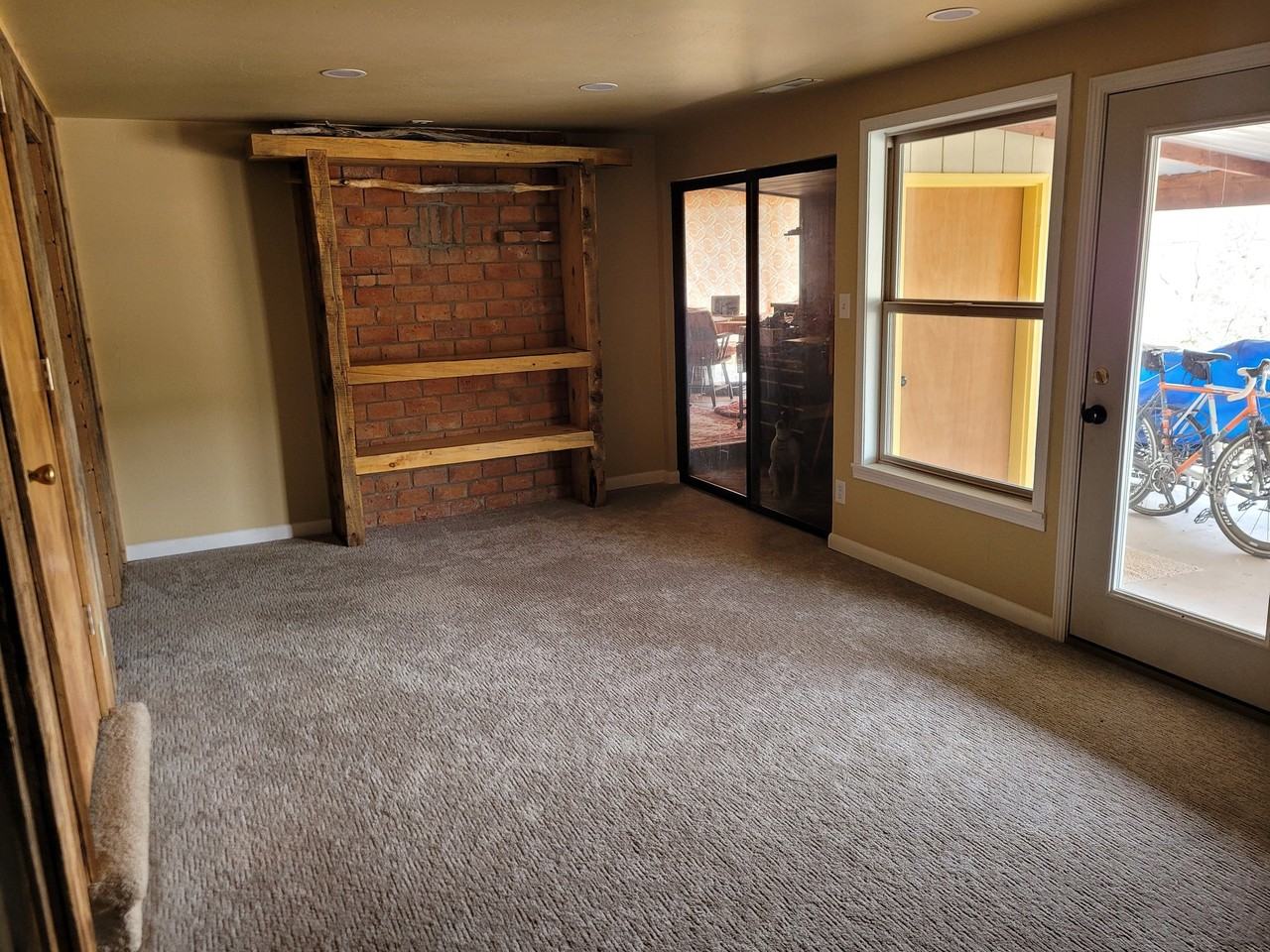 195 Riverview Dr - Photo 4 of 18