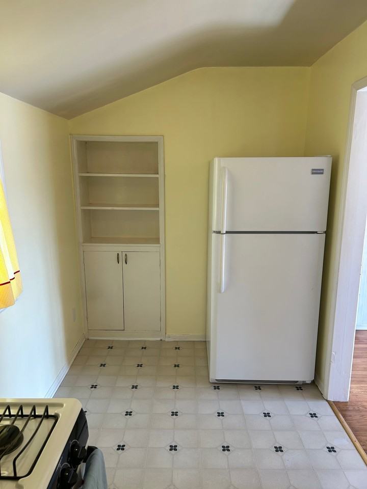 337 1/2 Park Ave - Photo 5 of 18