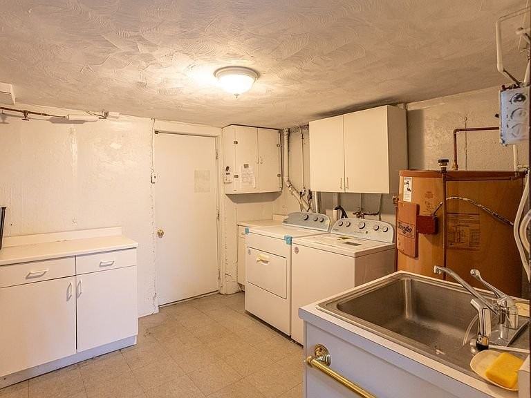 16 Westwood Rd - Photo 3 of 12