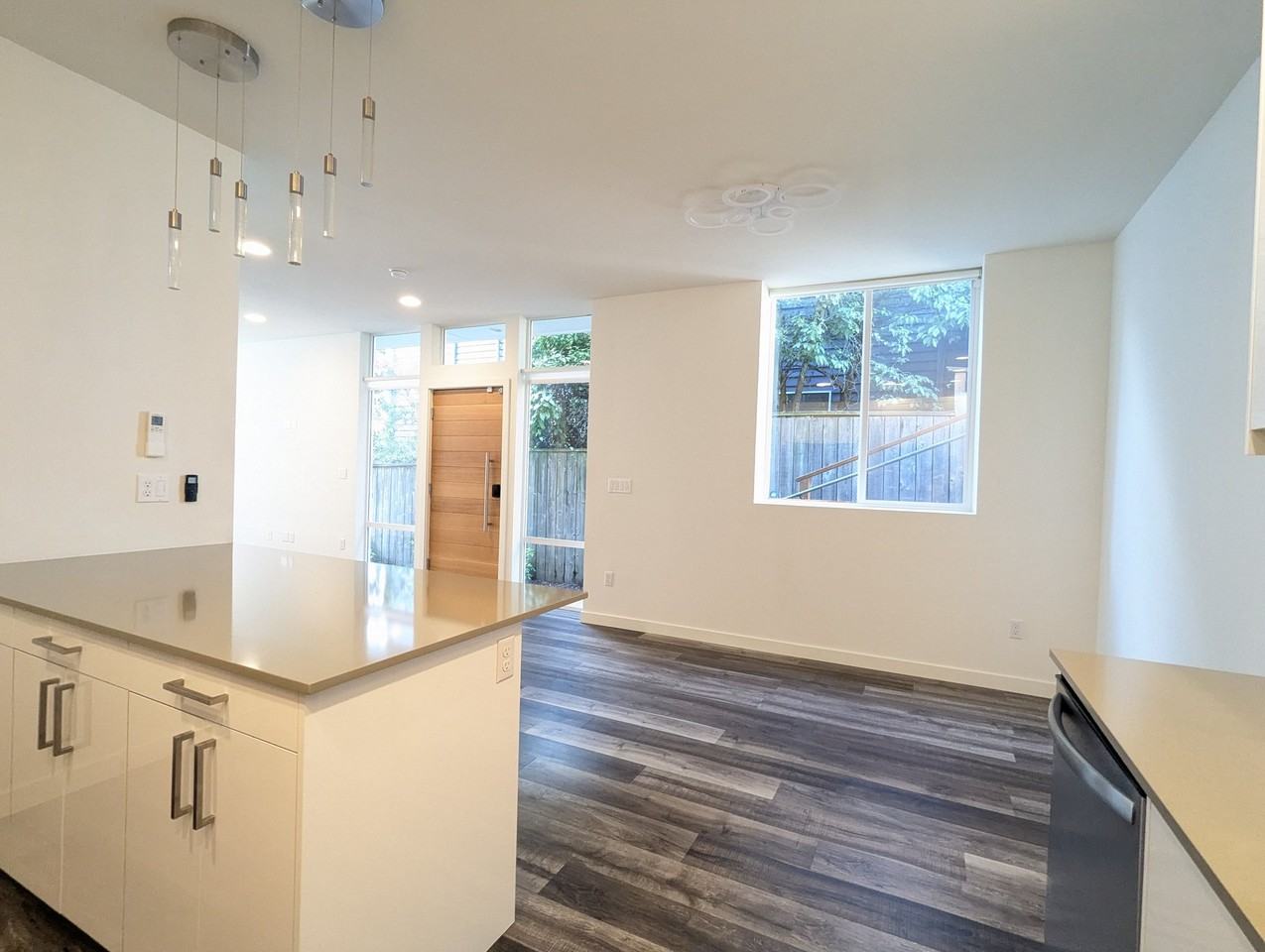 33 W Etruria St - Photo 5 of 20