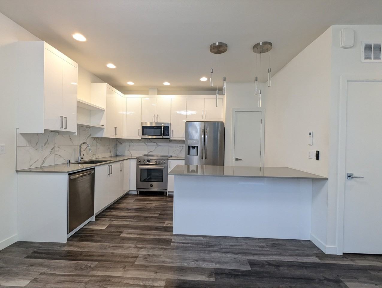 33 W Etruria St - Photo 7 of 20