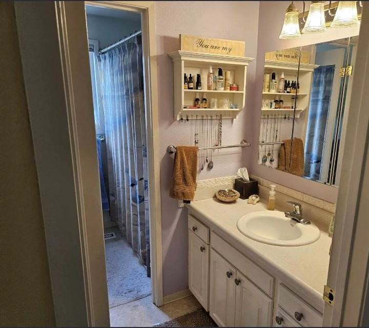 2335 Nw 13th St - Photo 3 of 10