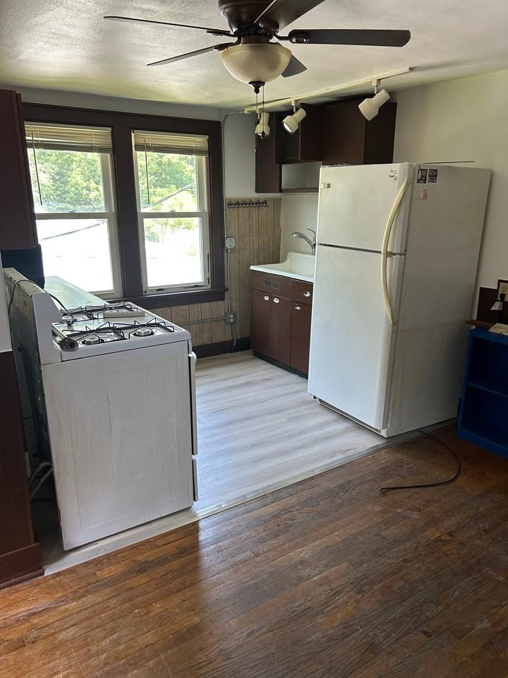 1402 Northport Dr - Photo 2 of 10