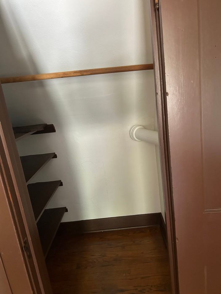 1402 Northport Dr - Photo 5 of 10