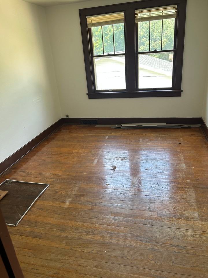 1402 Northport Dr - Photo 7 of 10