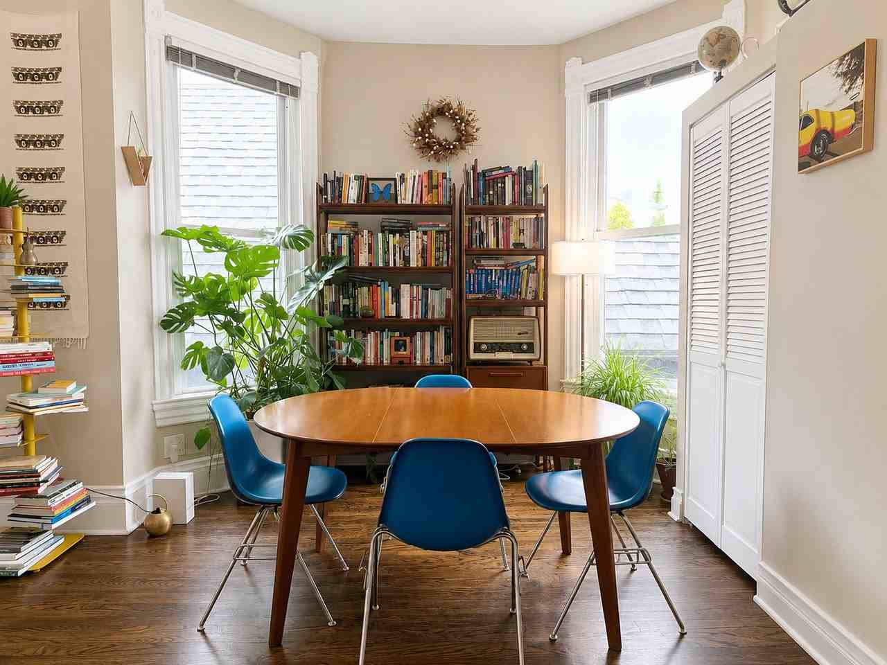 2119 W Potomac Ave #2 - Photo 5 of 18
