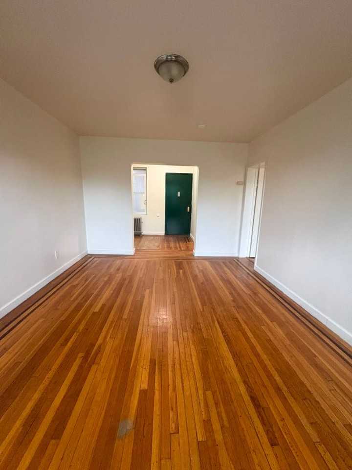 54 Saratoga Ave #3R - Photo 3 of 7