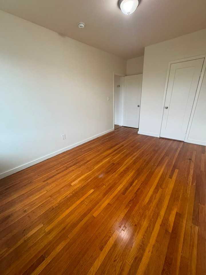 54 Saratoga Ave #3R - Photo 6 of 7