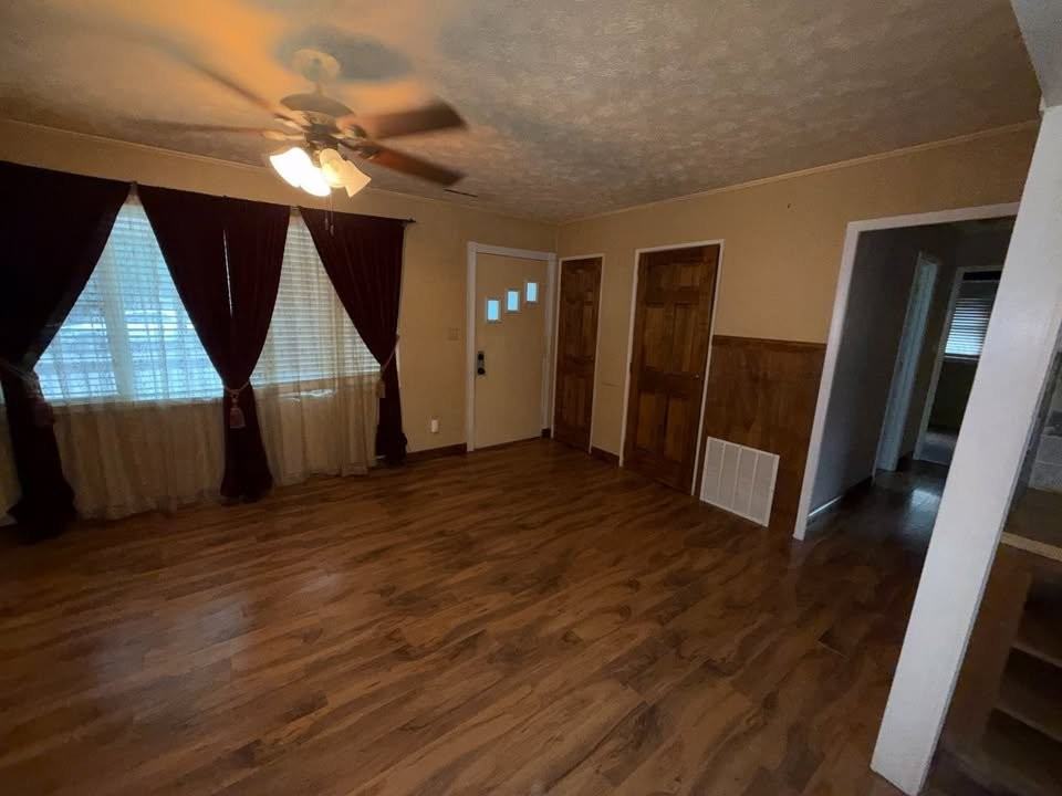12 Thornton Dr - Photo 3 of 6
