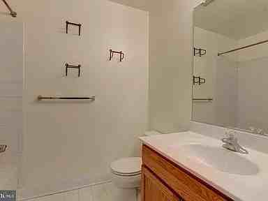 833 Ramsay St - Photo 5 of 8