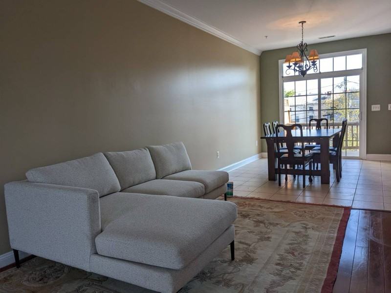833 Ramsay St - Photo 6 of 8
